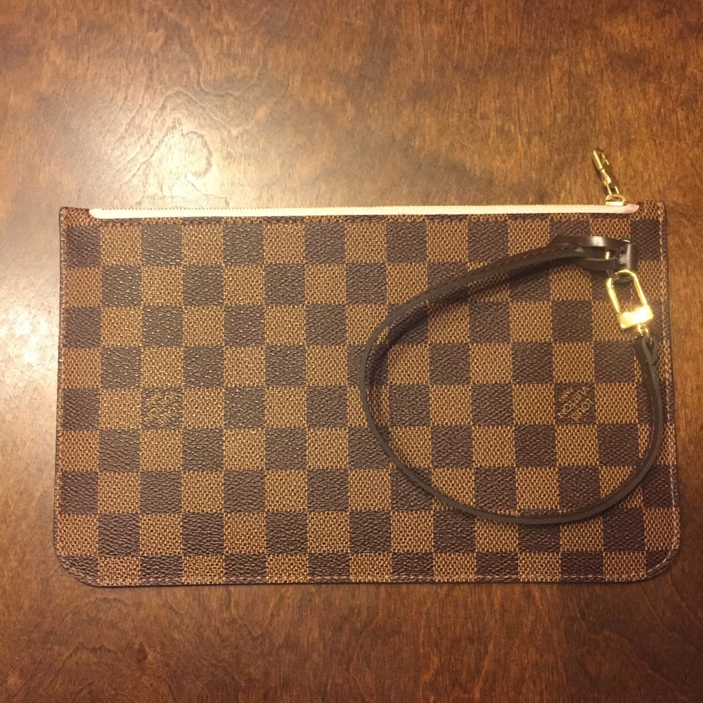 *BLACK FRIYAY* Louis Vuitton Neverfull Pochette